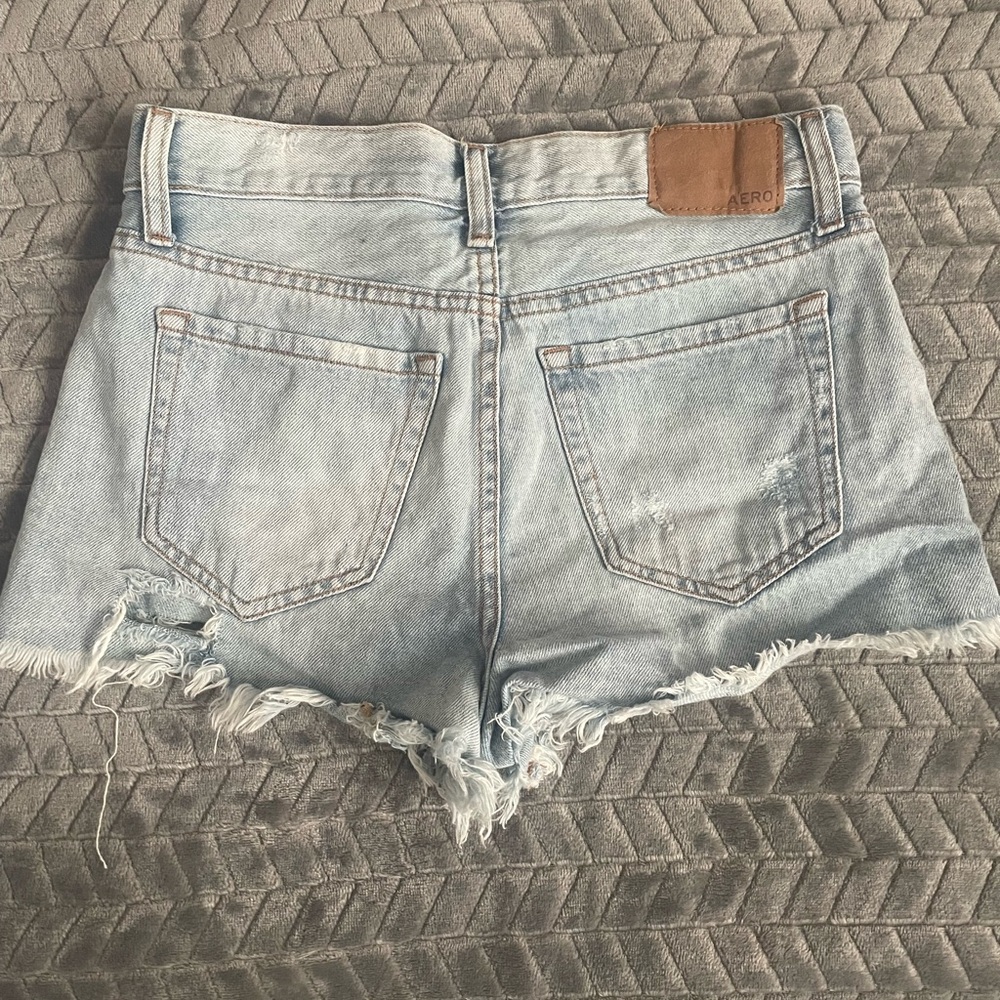 Aeropostale Light Wash Ripped Jean Shorts - Picture 2 of 3